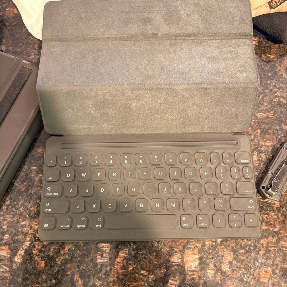 iPad keyboard and case